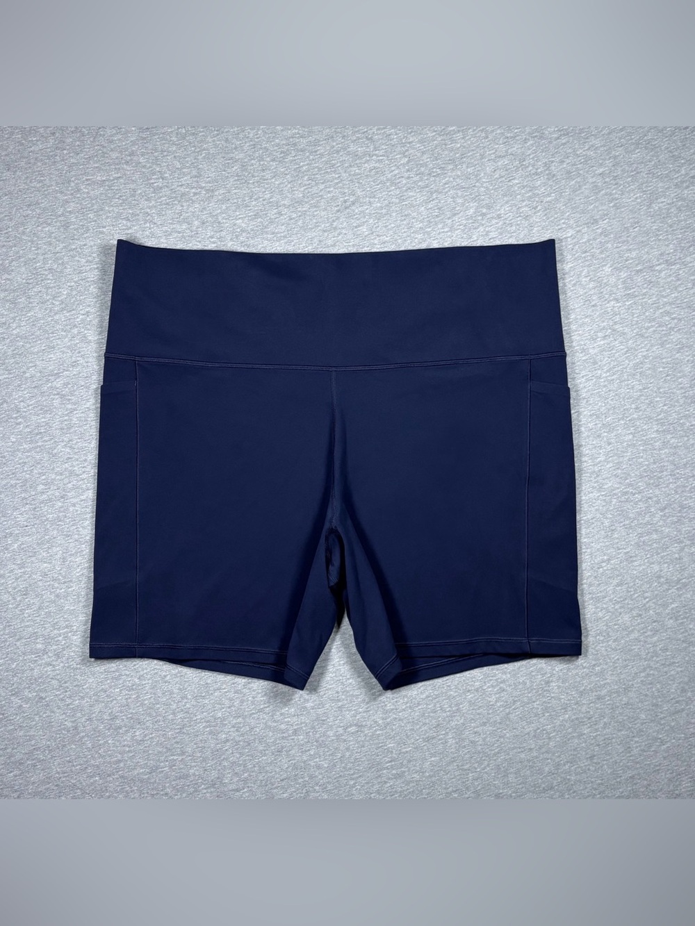 Athleta Salutation Stash Pocket II 7” Biker Shorts Women’s Size 3X Navy Blue Gym